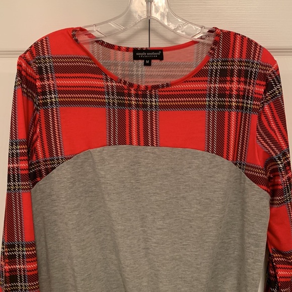 Like New Simply Southern Collection Twist Knot Plaid Top Christmas Holiday - Picture 10 of 12